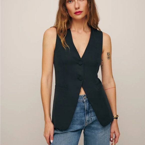 Black Sleeveless Blazer Vest - Picture 1 of 5